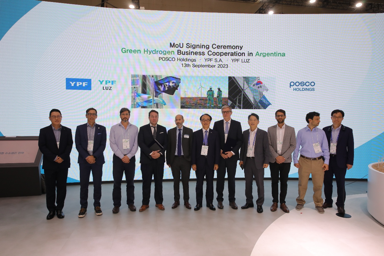 YPF e YPF Luz firmaron un acuerdo de entendimiento con una empresa coreana para explorar la producción de hidrógeno verde